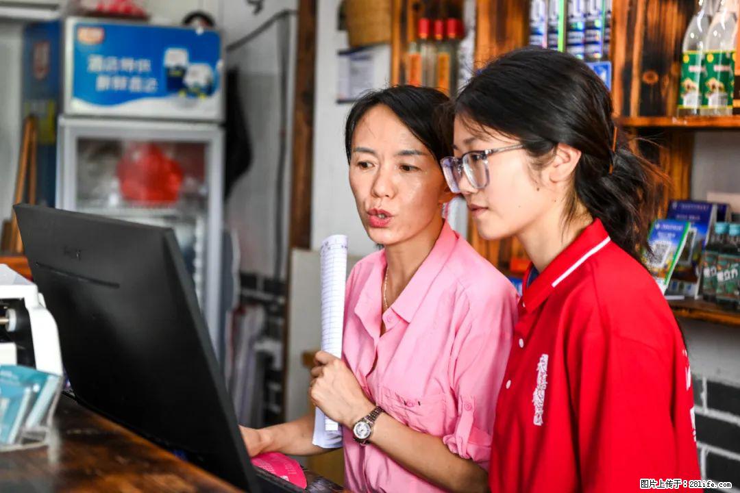 全网追的“扁担女孩”,找了一份暑假工,时薪12元 - 济宁生活资讯 - 济宁28生活网 jining.28life.com